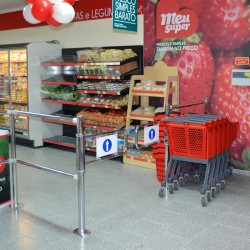 Área de proteção para entrada de Lojas