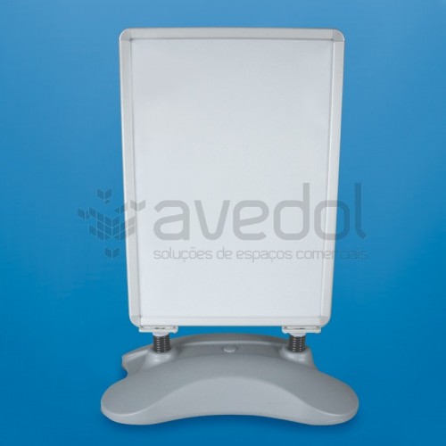 Cavalete com quadro de aluminio